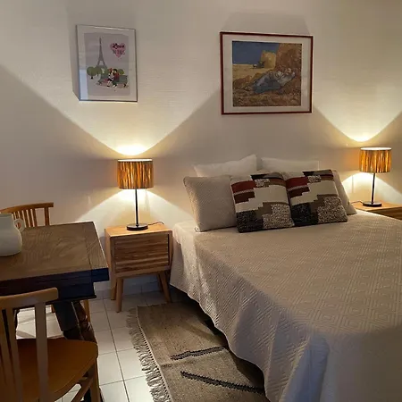 Apartment 100 Metres De La